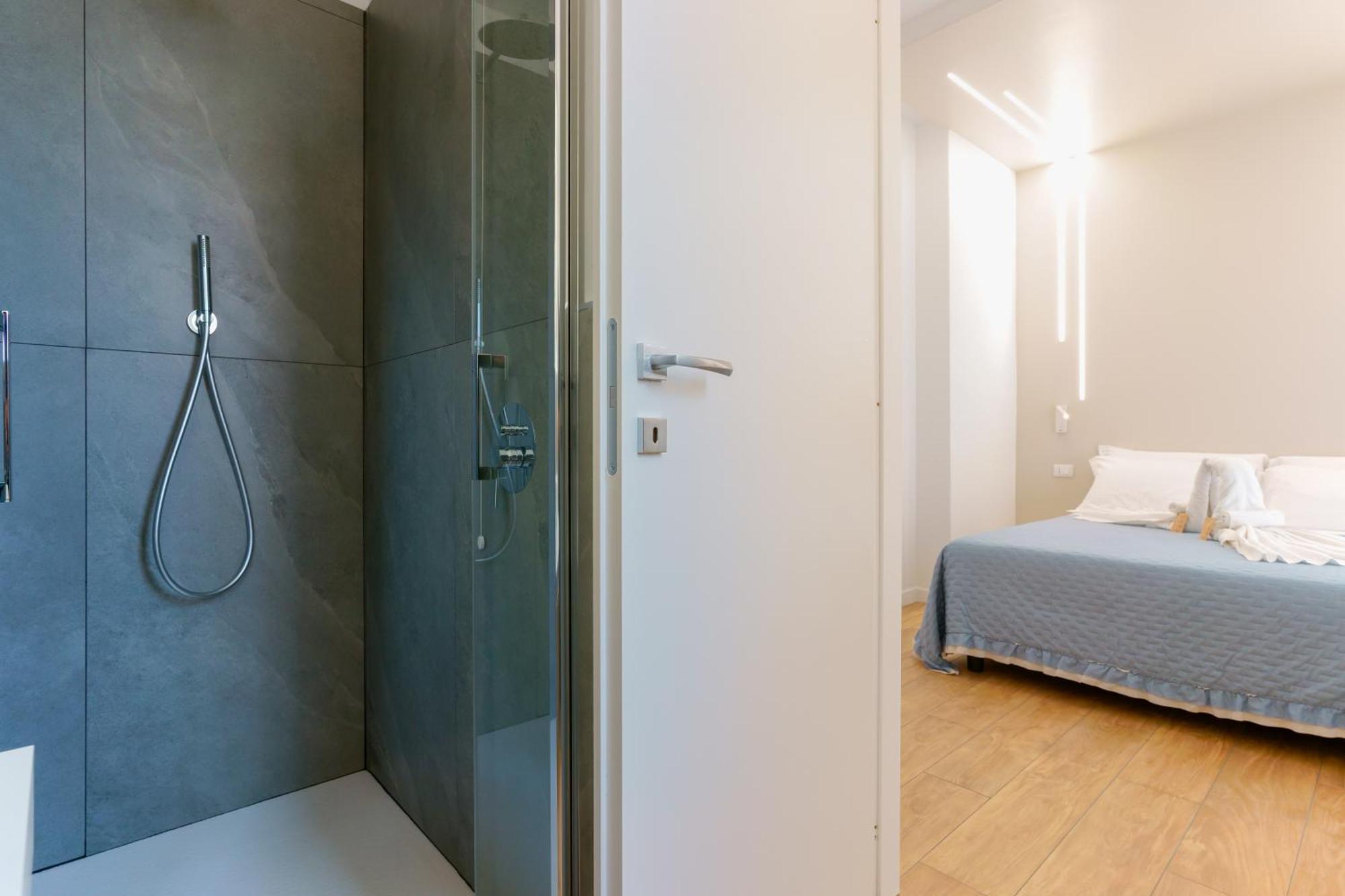 Aqua Comfort Rooms - Eja Sardinia 卡利亚里 外观 照片