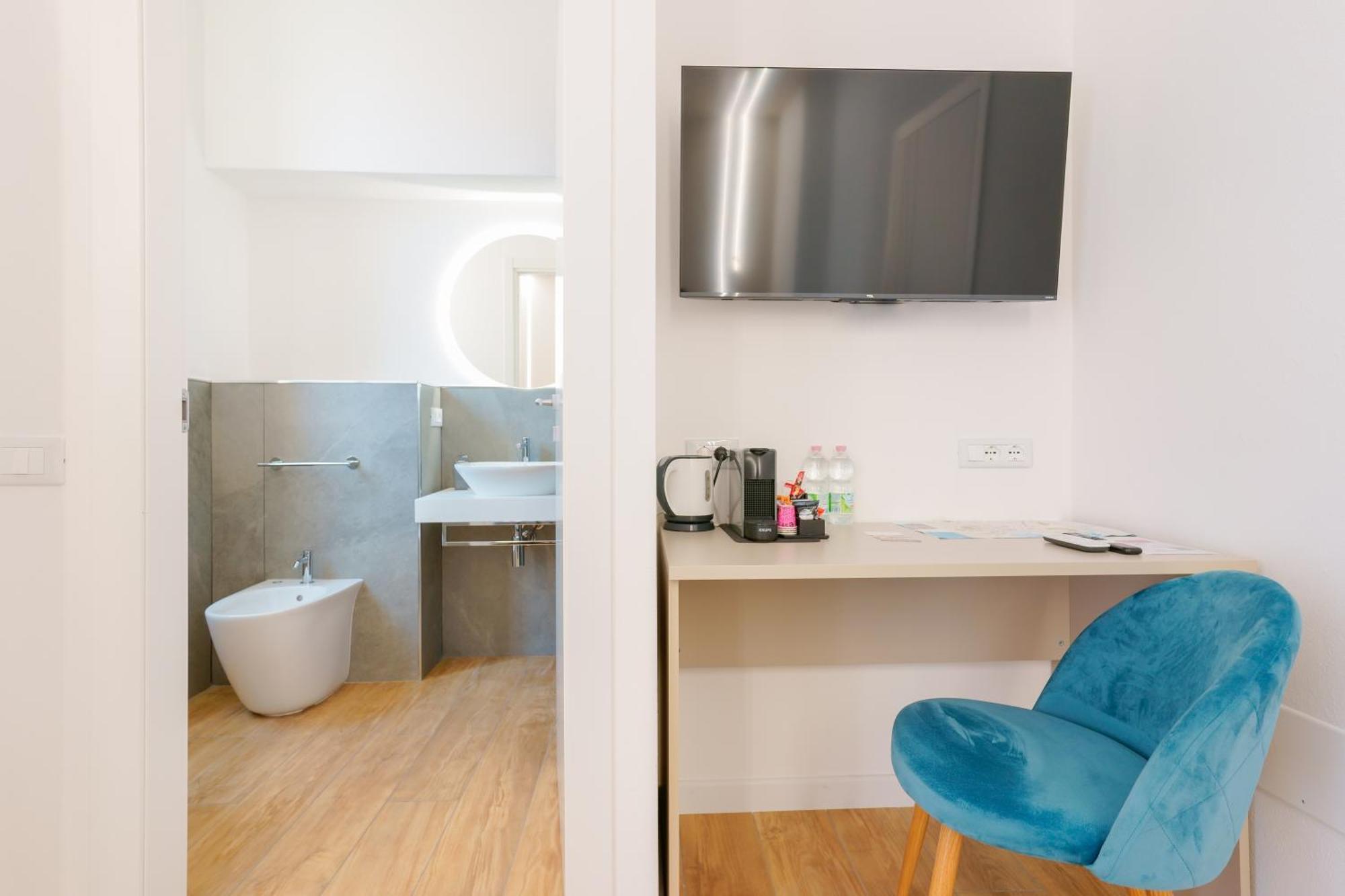 Aqua Comfort Rooms - Eja Sardinia 卡利亚里 外观 照片