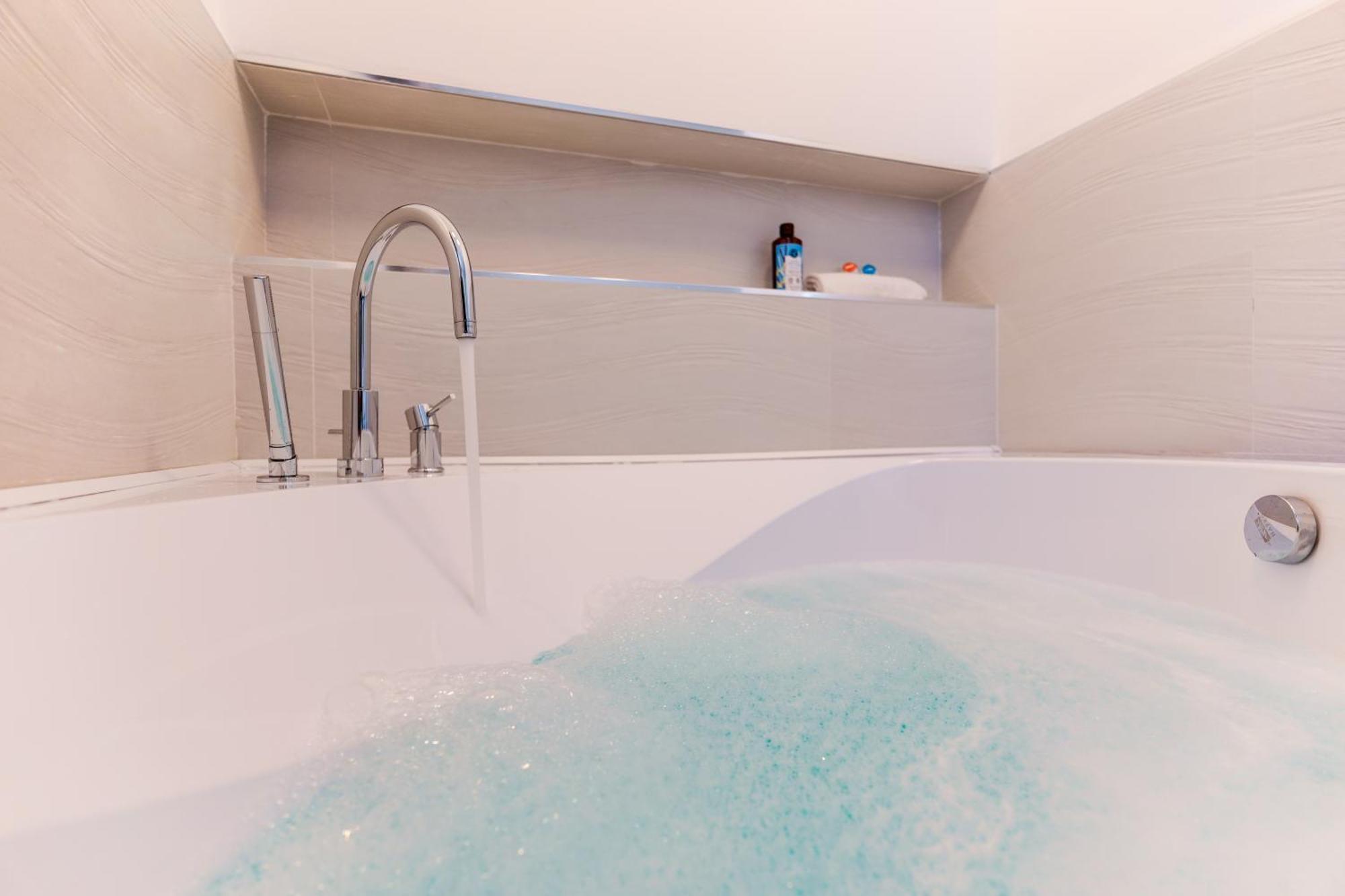 Aqua Comfort Rooms - Eja Sardinia 卡利亚里 外观 照片
