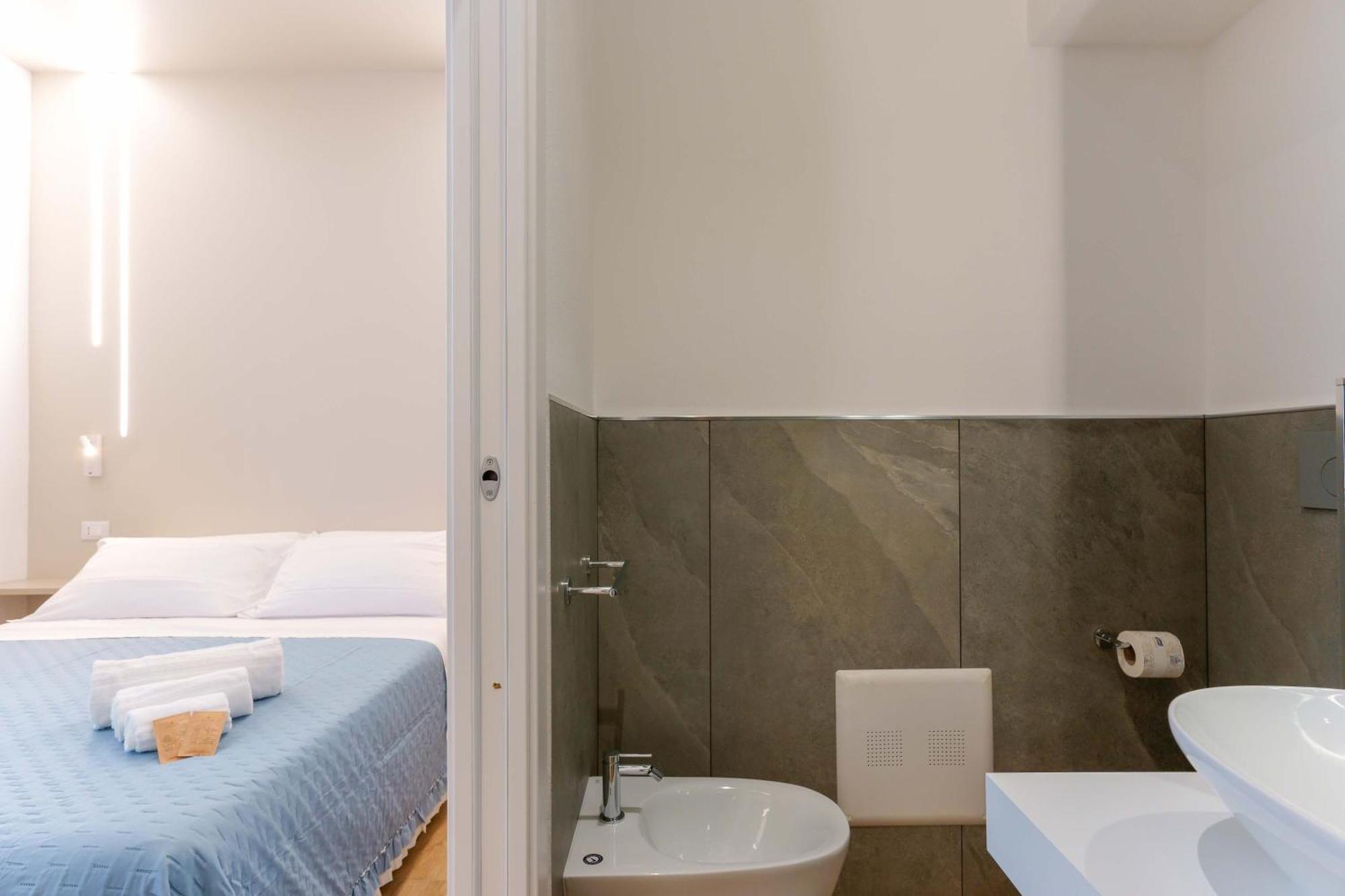 Aqua Comfort Rooms - Eja Sardinia 卡利亚里 外观 照片